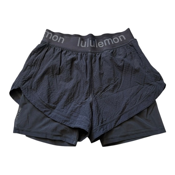 Lululemon Logo Waistband High-Rise Training Short
Graphite Grey size 8 - Picture 1 of 4